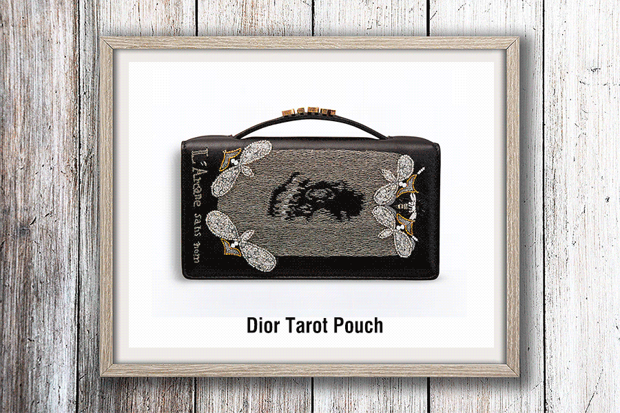 Túi xách Dior với họa tiết Tarot huyền bí